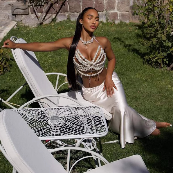 El dokuması Plastik İnciler Me - Body Jewelry Vest incelemesi ve fiyatı